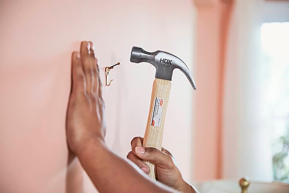 how to hang a picture